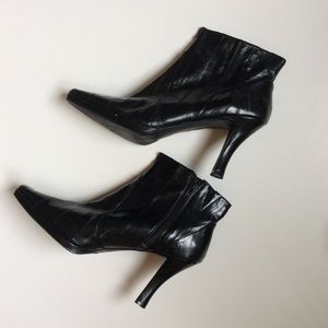 ✨HP✨Bass Giselle   Black Ankle Boots - Booties